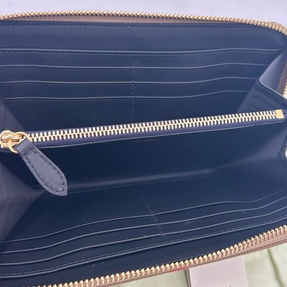 Women’s Burberry classic check zip around wallet made in Italy - Picture 7 of 11